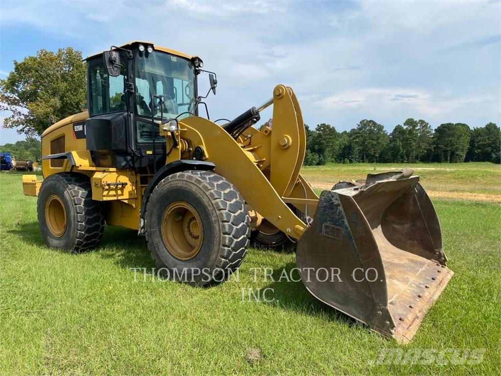 CAT 926M Cargadoras sobre ruedas