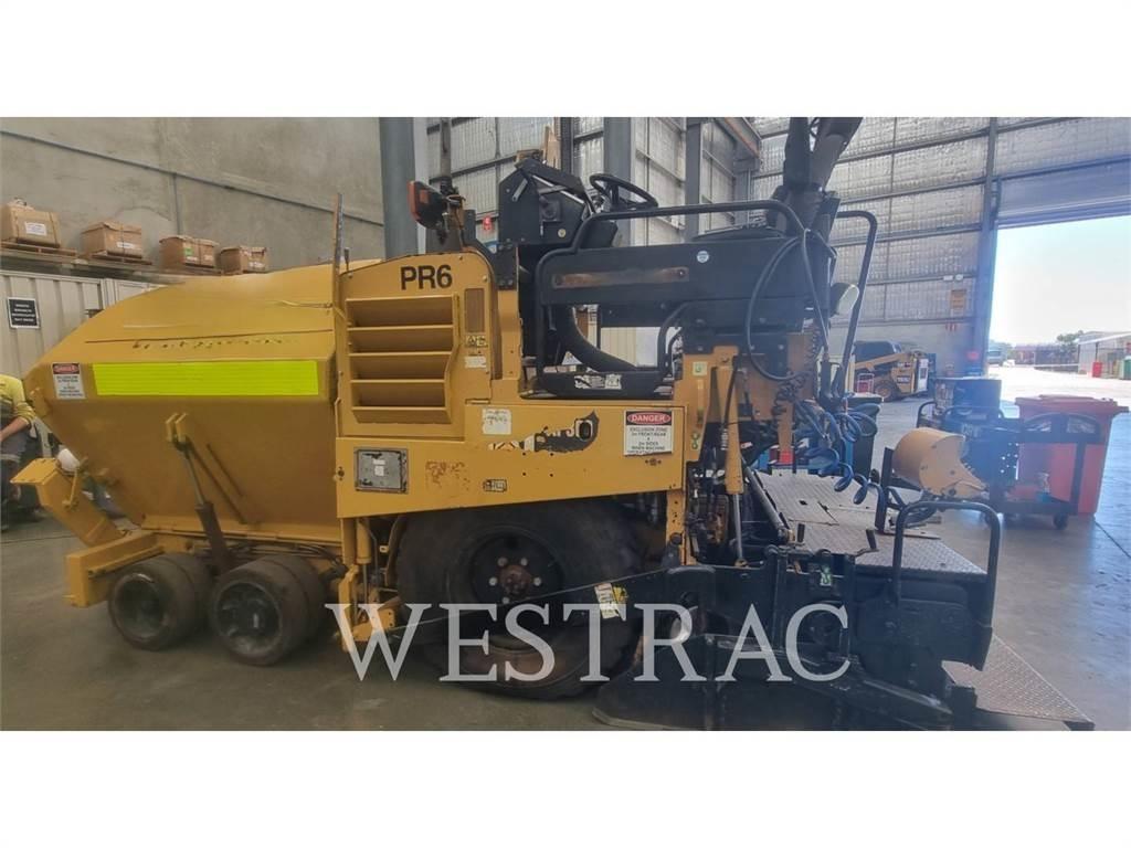 CAT AP-300 Asfaltadoras