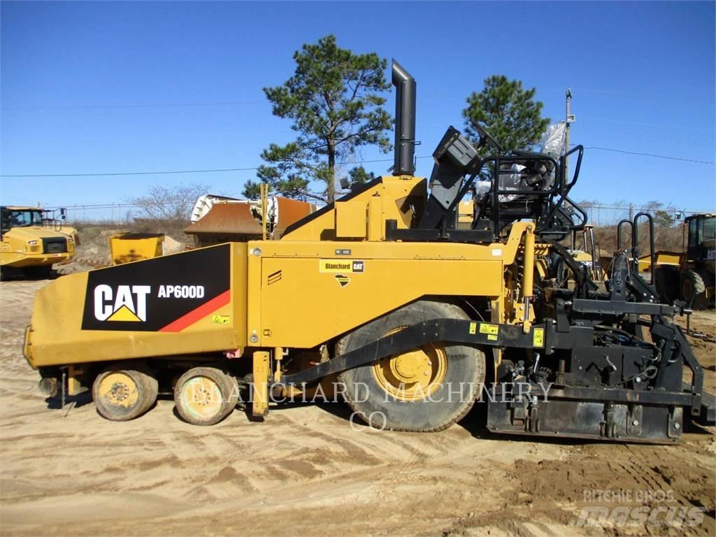 CAT AP-600D Asfaltadoras