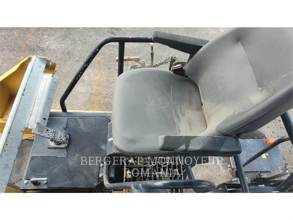 CAT AP-655D Asfaltadoras