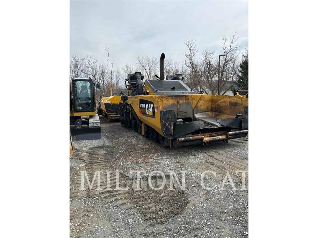 CAT AP1055F Asfaltadoras
