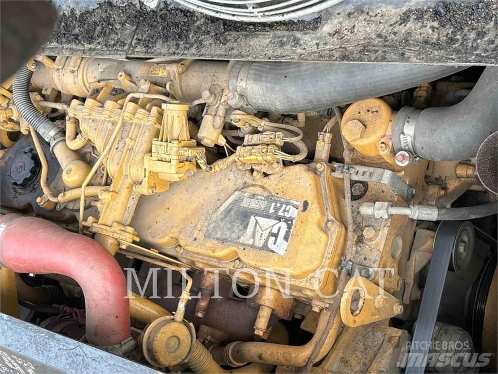 CAT AP1055F Asfaltadoras