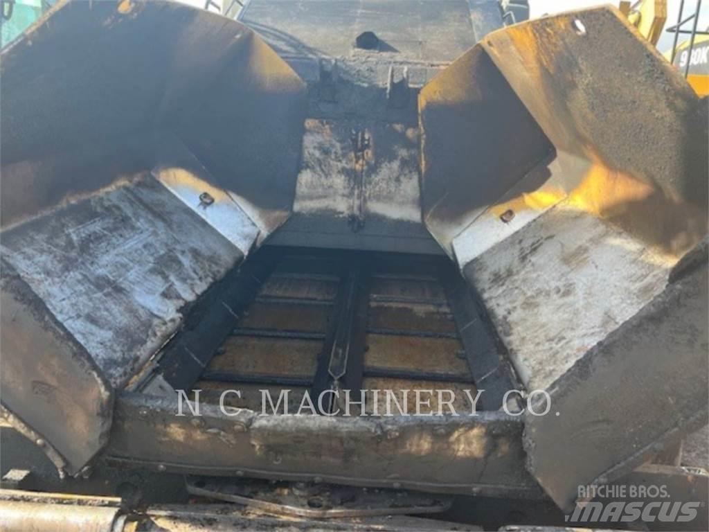 CAT AP1055F Asfaltadoras