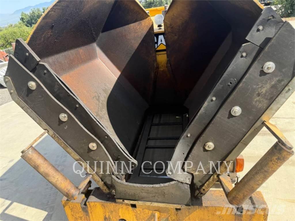 CAT AP255E Pulverizador de asfalto