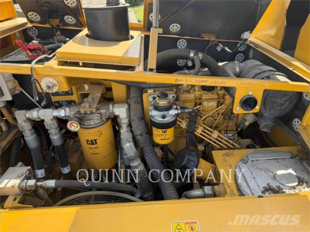 CAT AP255E Pulverizador de asfalto