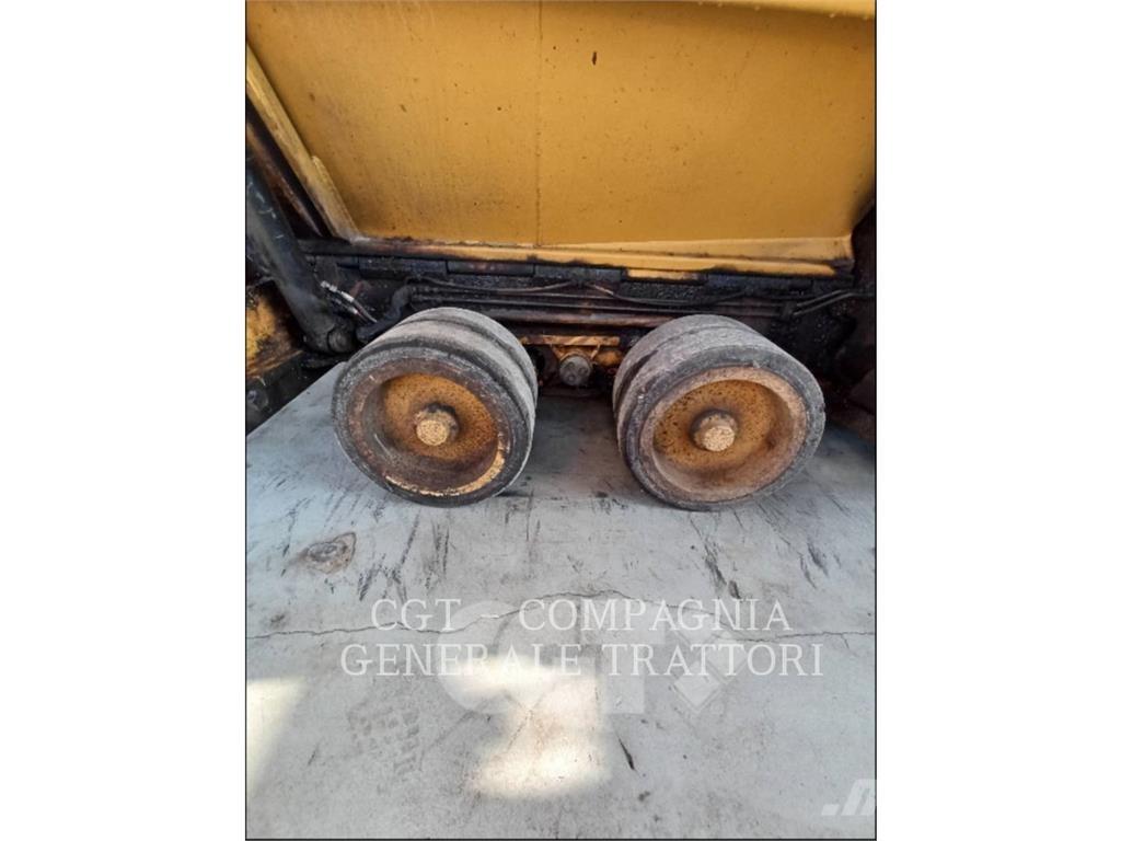 CAT AP300F Asfaltadoras