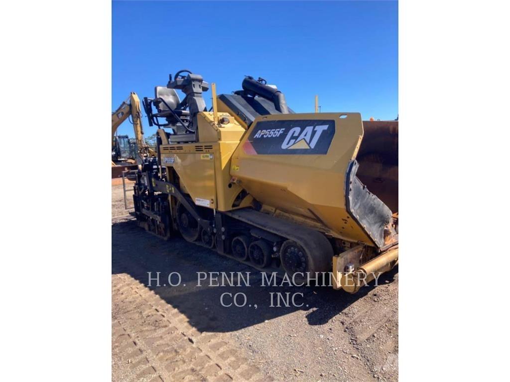 CAT AP555F Asfaltadoras