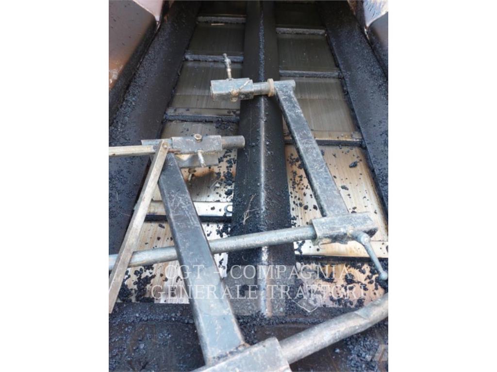 CAT AP600F Asfaltadoras