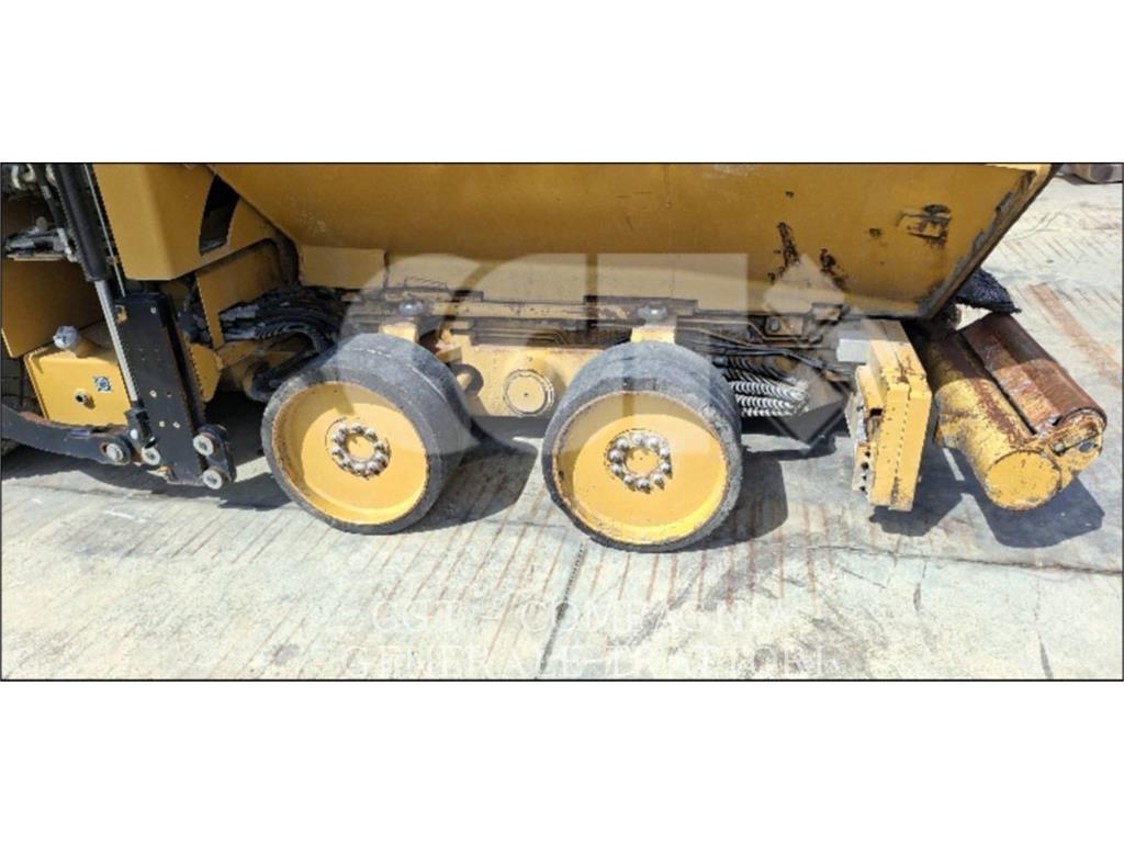 CAT AP600F Asfaltadoras
