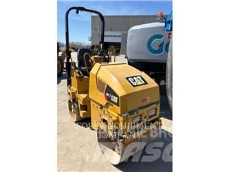 CAT CB1.7-03 Compactadores de suelo