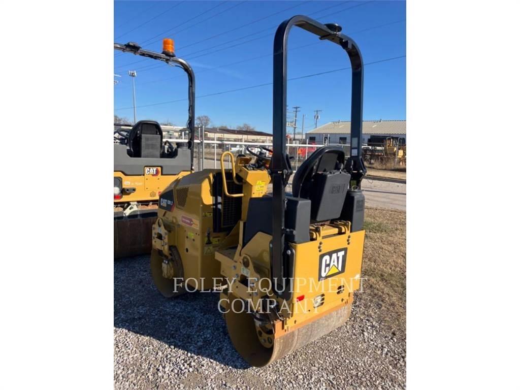 CAT CB1.7-03 Compactadores de suelo
