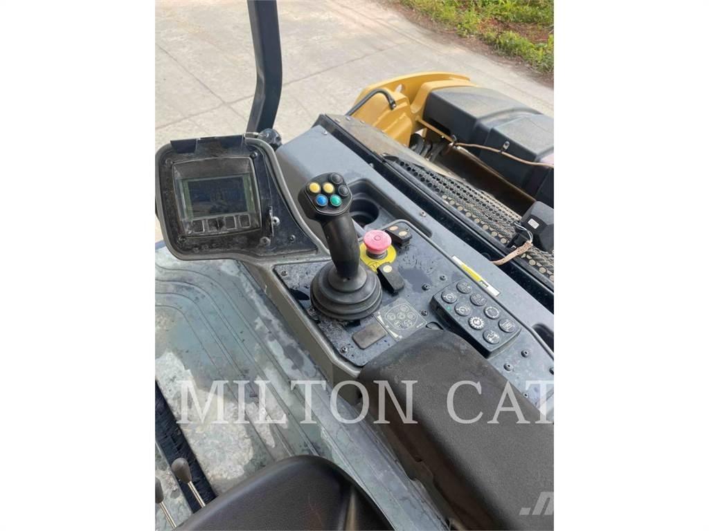 CAT CB15 Compactadores de suelo