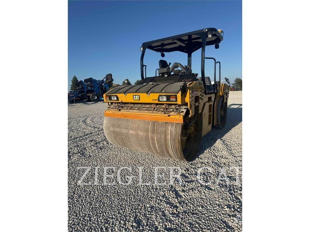 CAT CB15 Compactadores de suelo