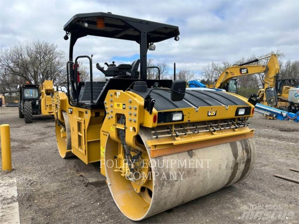 CAT CB15-01 Compactadores de suelo