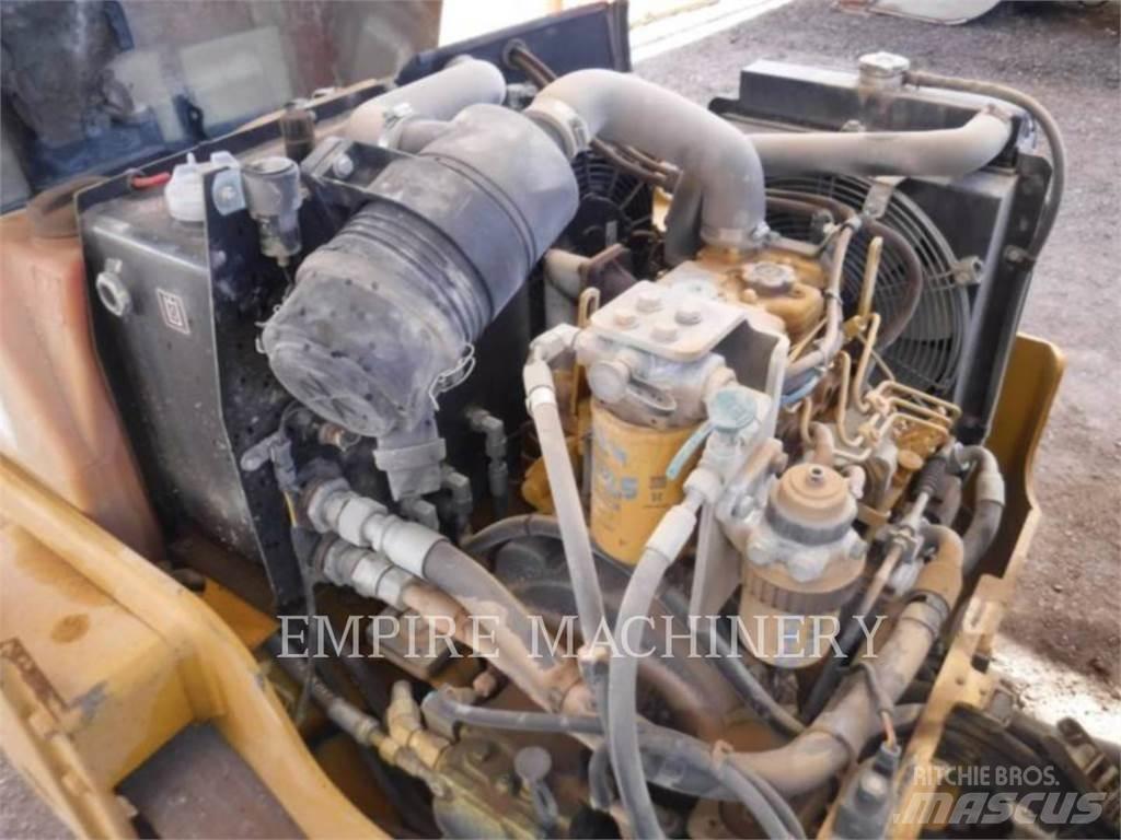 CAT CB24 Rodillos de doble tambor