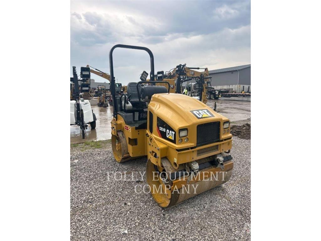 CAT CB24B Compactadores de suelo