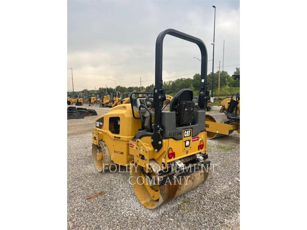 CAT CB24B Compactadores de suelo