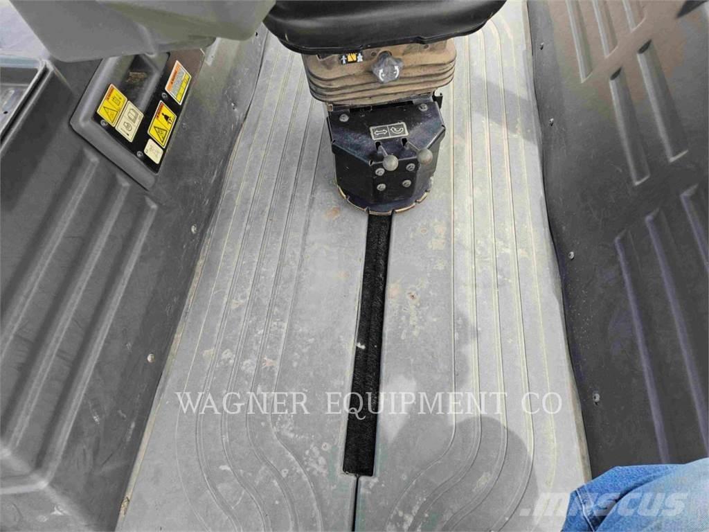 CAT CB64B Compactadores de suelo