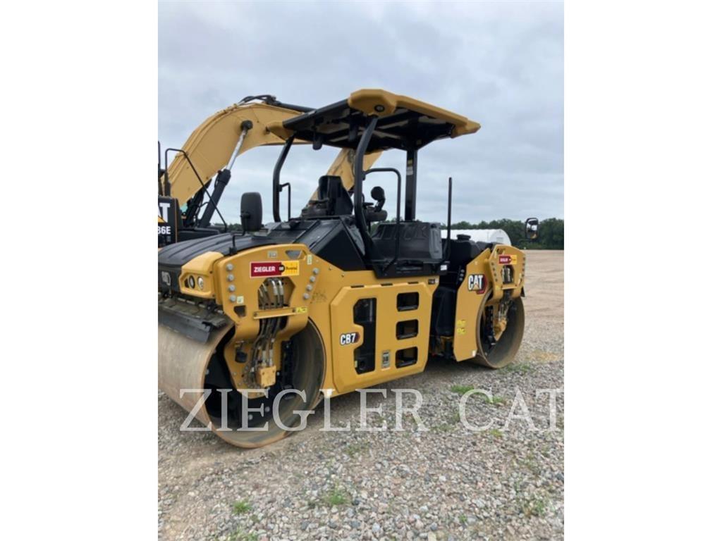 CAT CB7-02 Compactadores de suelo