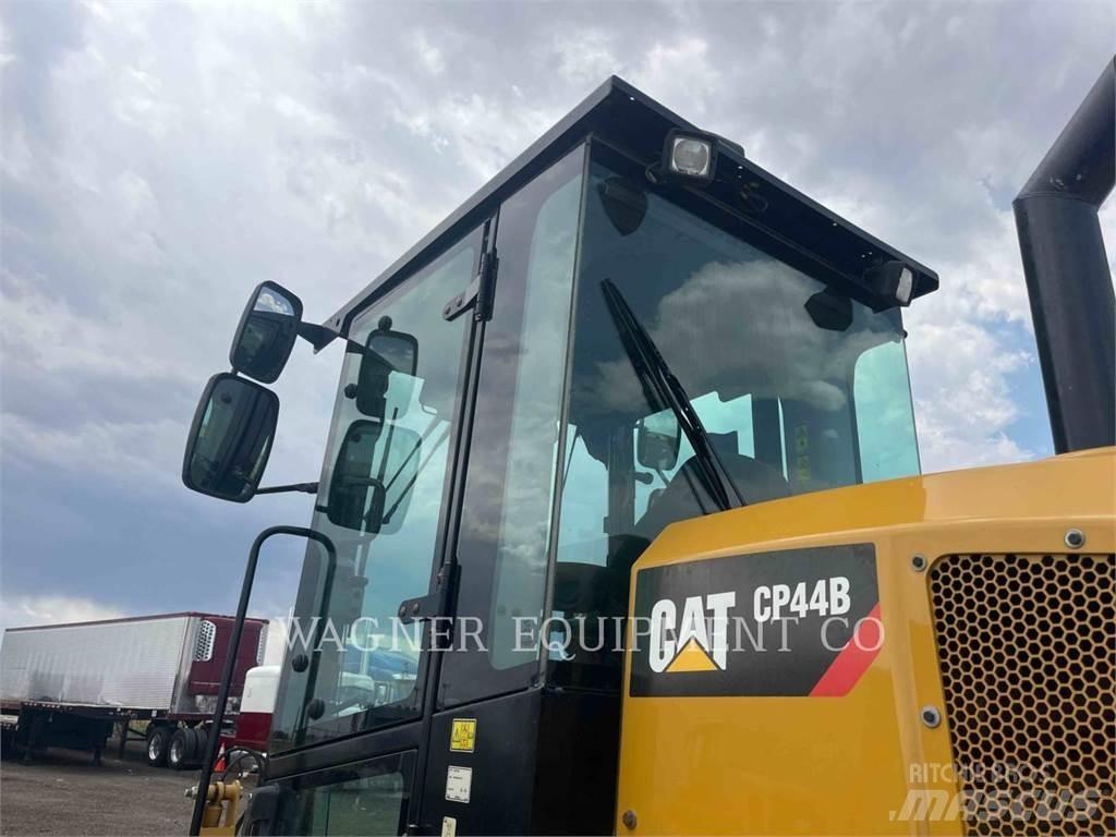 CAT CP44B Compactadores de suelo