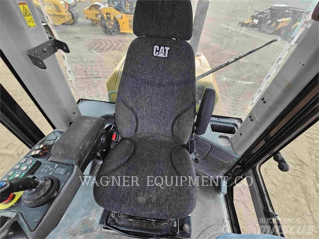 CAT CP56B Compactadores de suelo