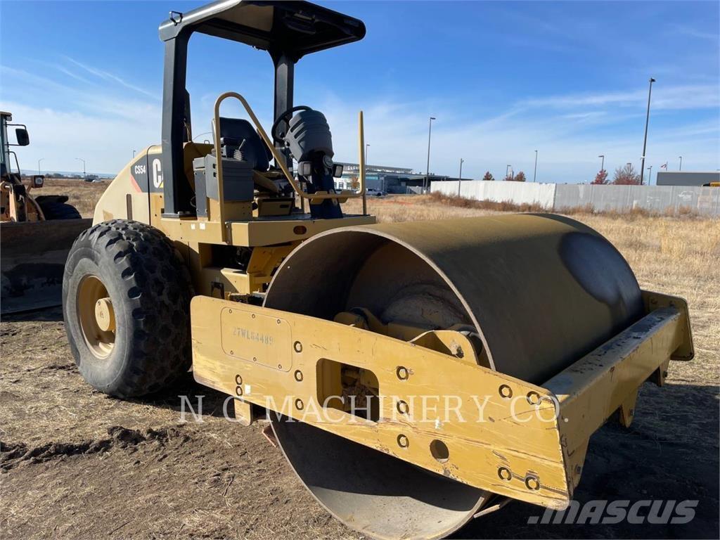 CAT CS54 Asfaltadoras