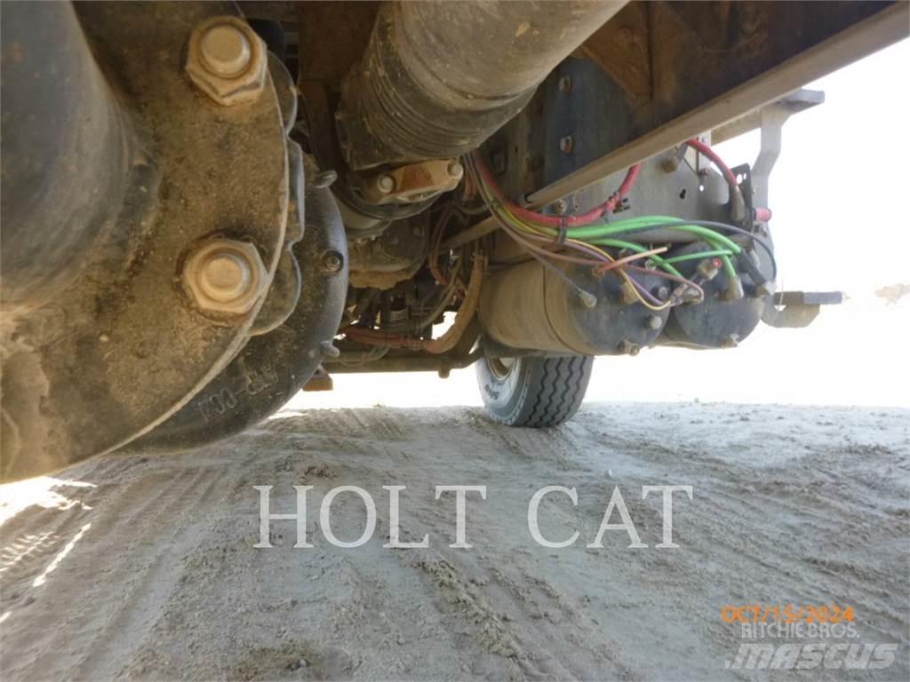 CAT CT660S SBA 6X4 Camiones cisterna