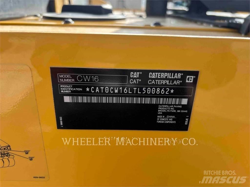 CAT CW16 Rodillos sobre neumáticos