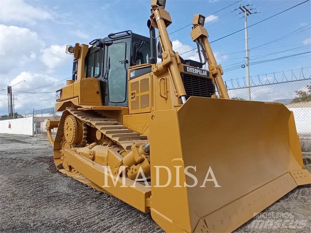 CAT D 6 T Buldozer sobre oruga