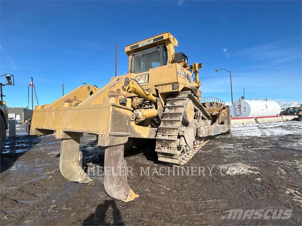 CAT D10T Buldozer sobre oruga