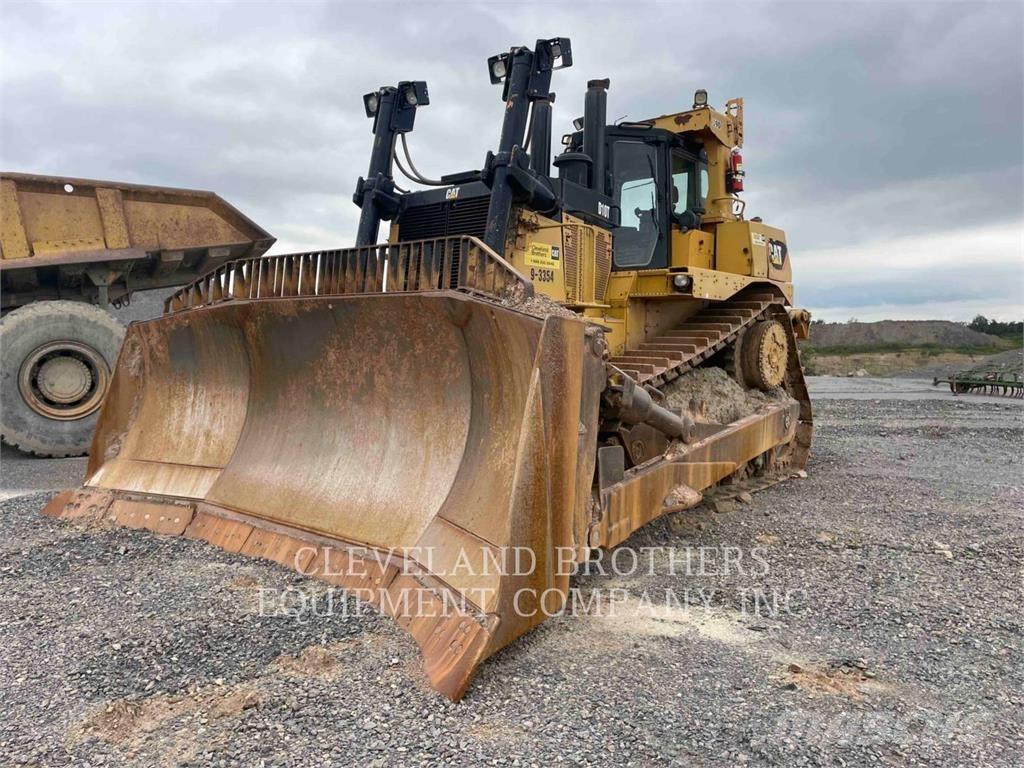 CAT D10T Buldozer sobre oruga