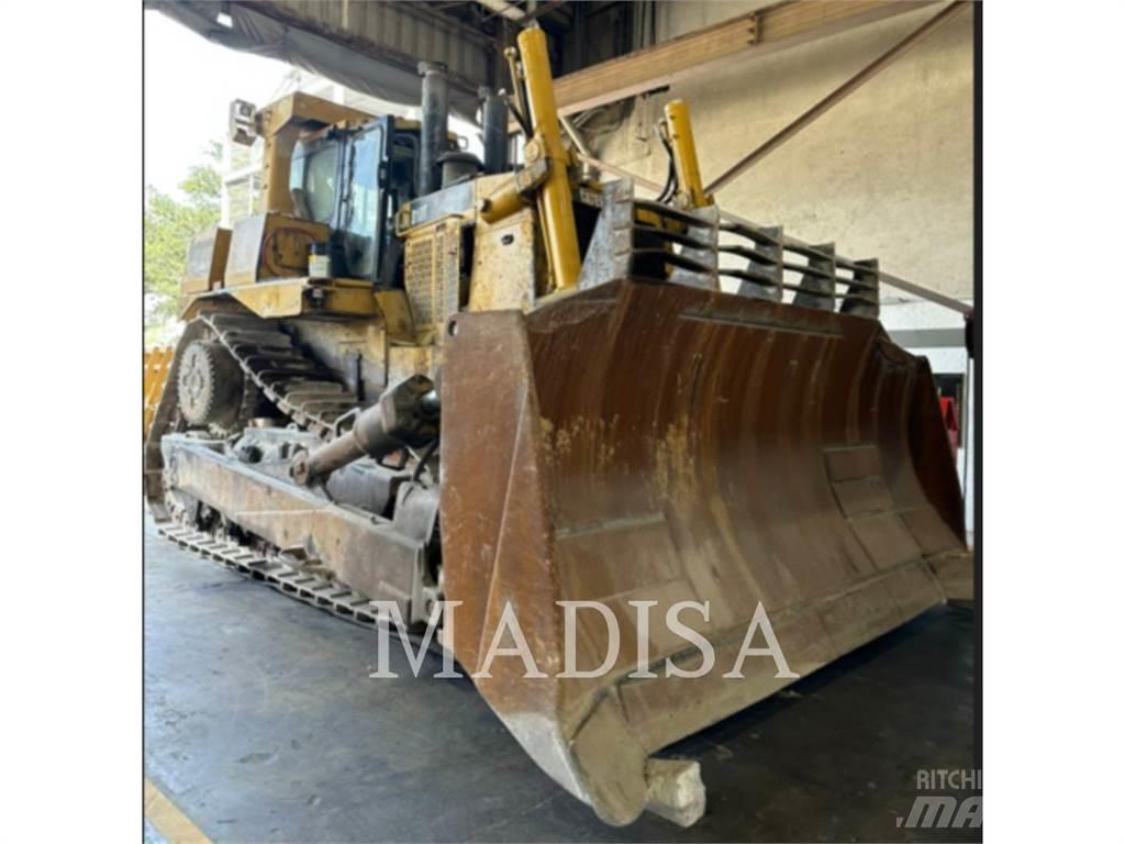 CAT D10T Buldozer sobre oruga