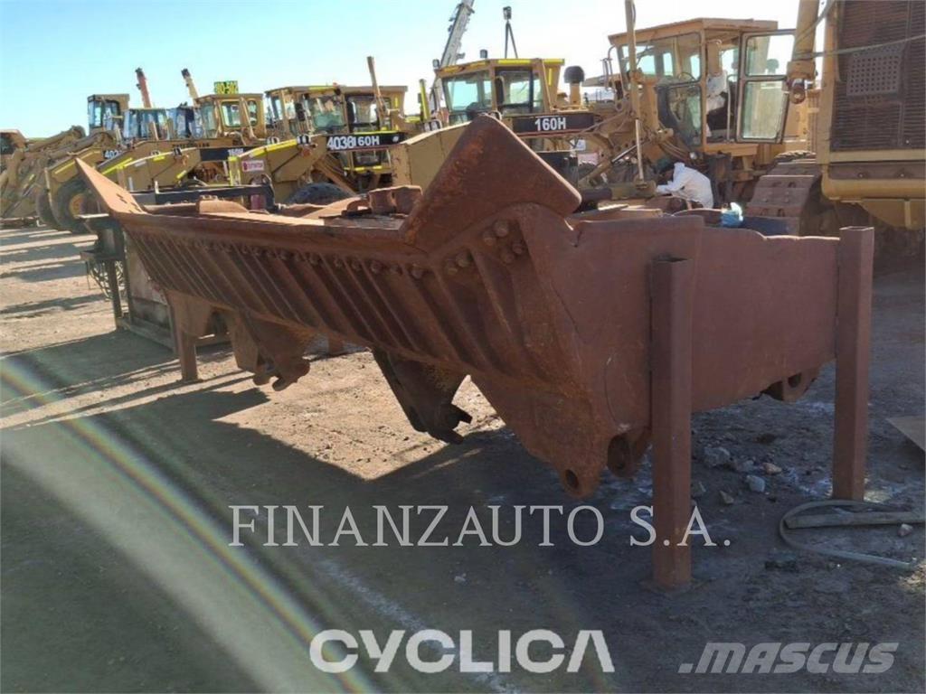 CAT D10T Buldozer sobre oruga