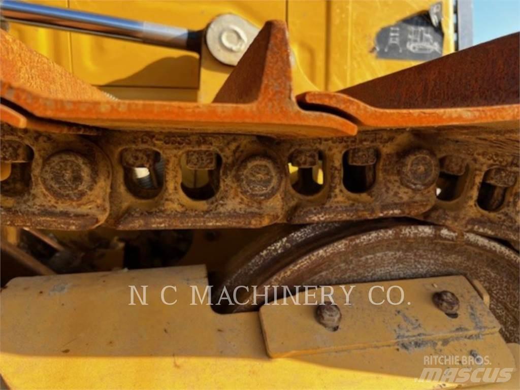 CAT D2 XLCN Buldozer sobre oruga