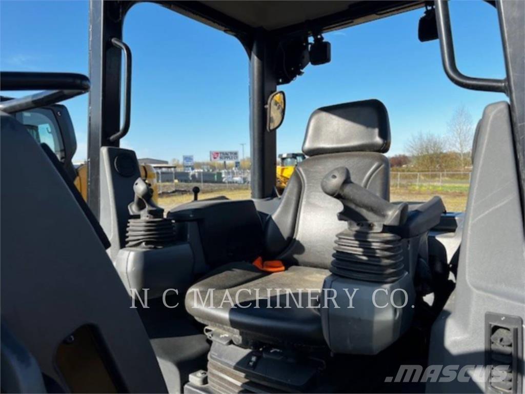 CAT D2 XLCN Buldozer sobre oruga