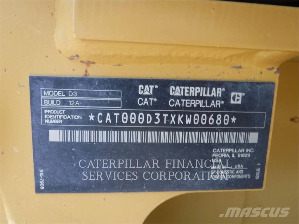 CAT D3-12 Buldozer sobre oruga