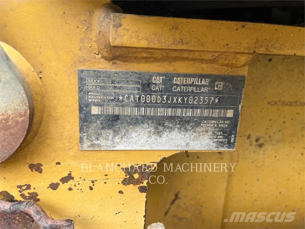 CAT D3 LGP Buldozer sobre oruga
