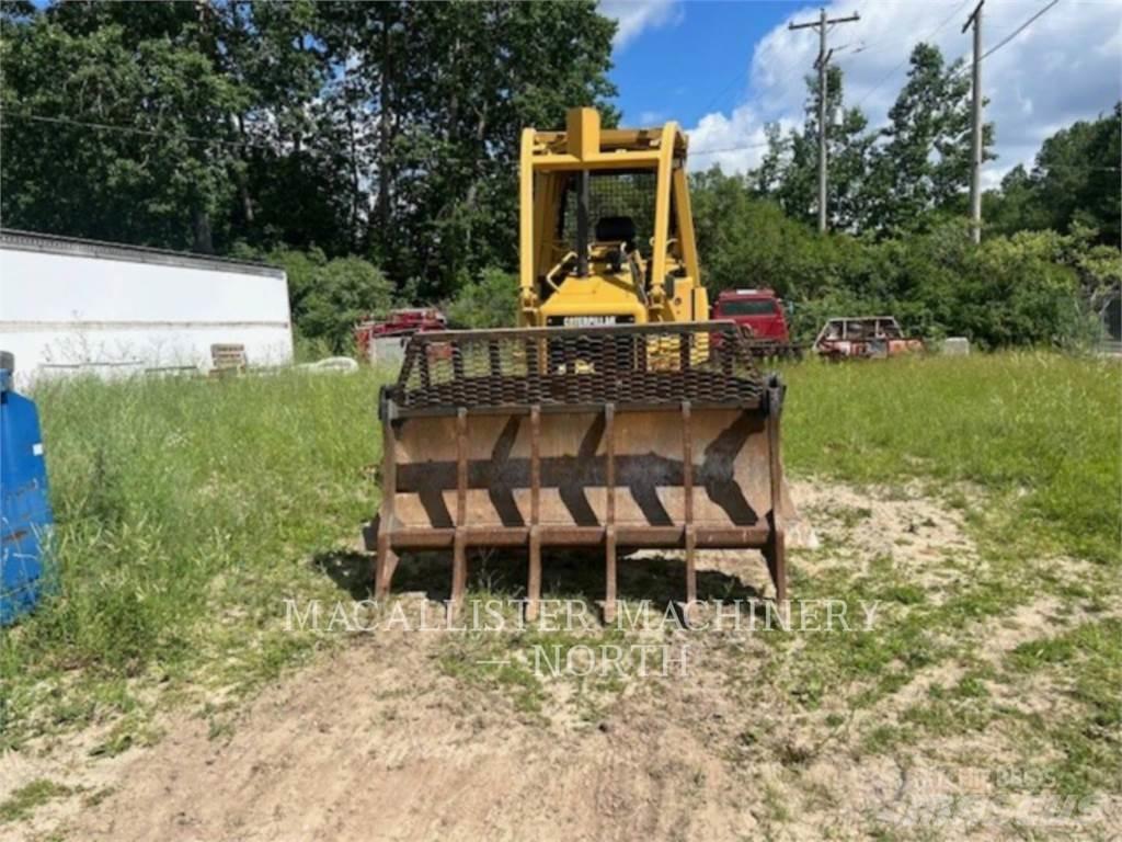 CAT D3GX Buldozer sobre oruga