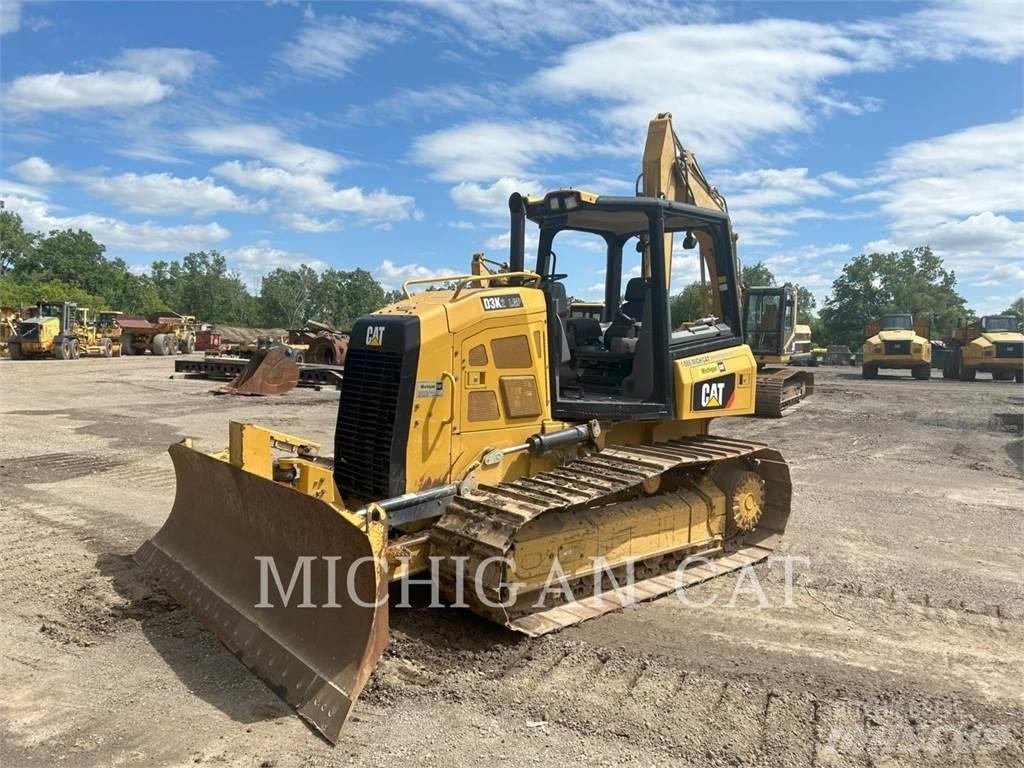 CAT D3K2L 4F Buldozer sobre oruga