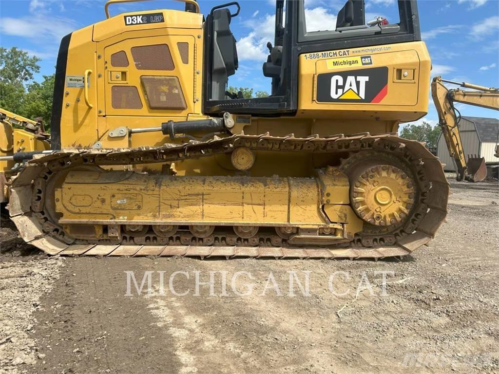 CAT D3K2L 4F Buldozer sobre oruga