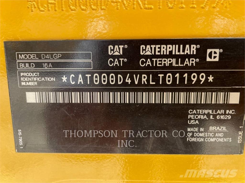 CAT D4 Buldozer sobre oruga