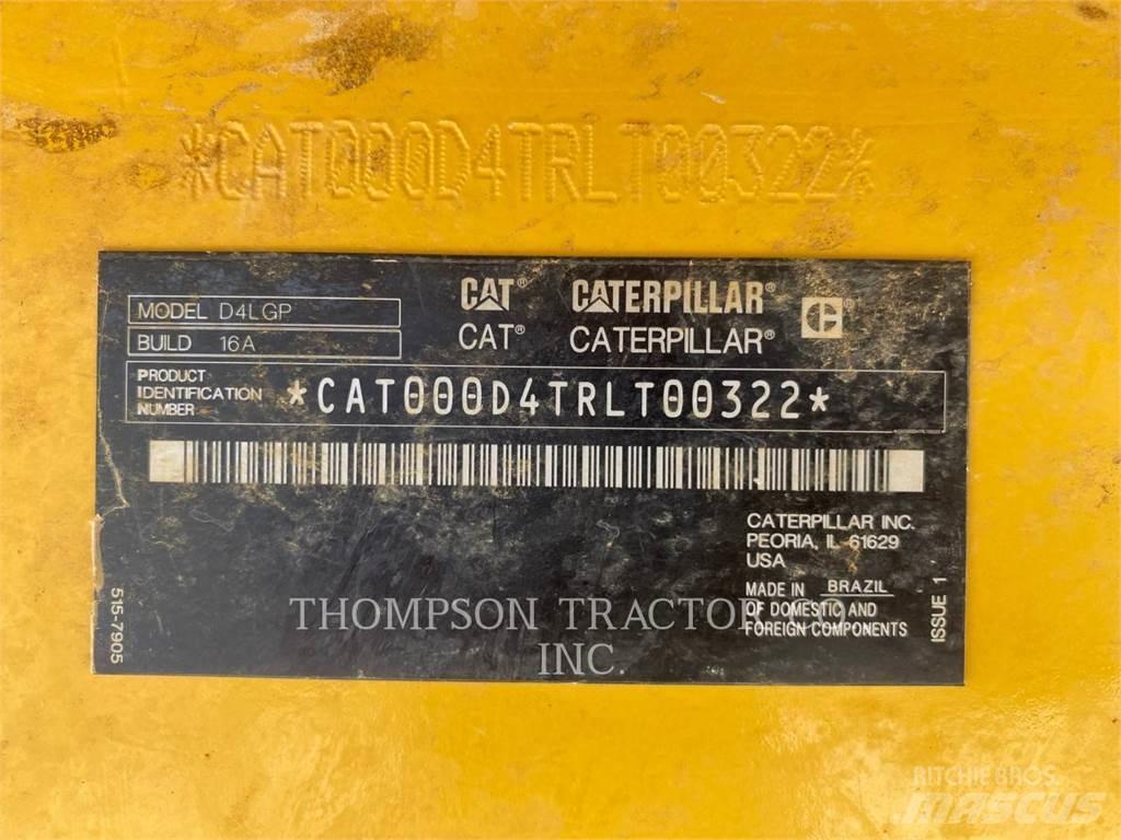 CAT D4 Buldozer sobre oruga