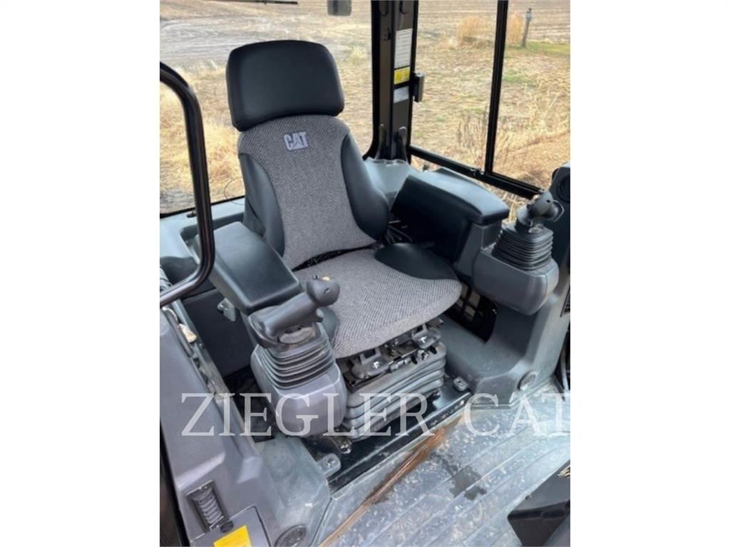 CAT D4 Buldozer sobre oruga