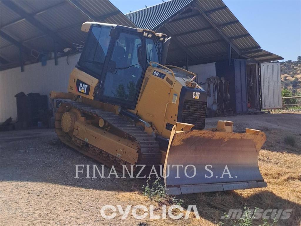 CAT D4K2 Buldozer sobre oruga