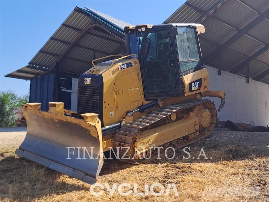 CAT D4K2 Buldozer sobre oruga