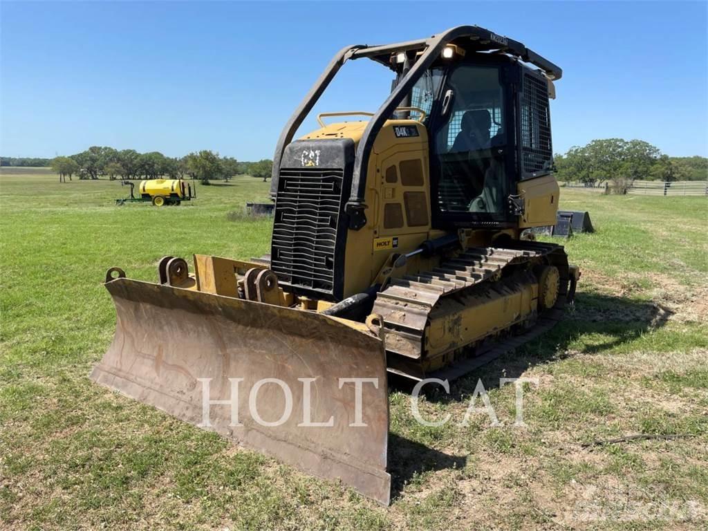CAT D4K2XL Buldozer sobre oruga