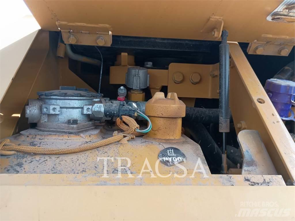 CAT D5 Buldozer sobre oruga