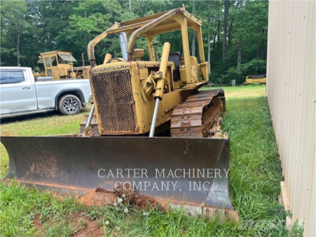 CAT D5 Buldozer sobre oruga
