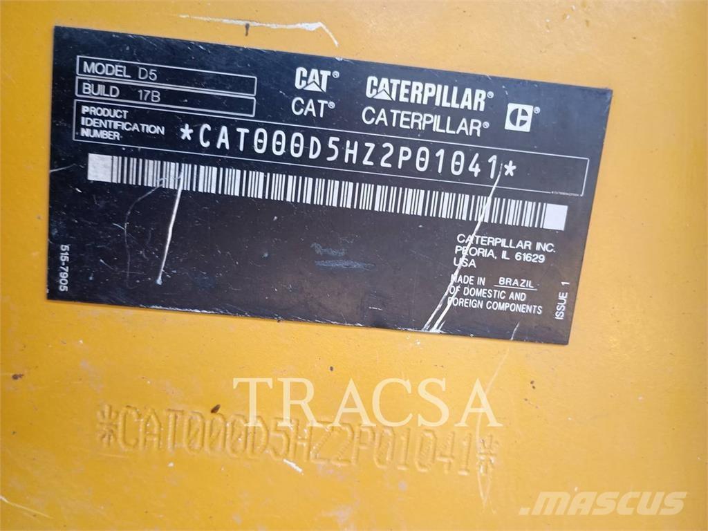 CAT D5 Buldozer sobre oruga
