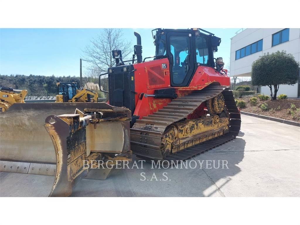 CAT D5 Buldozer sobre oruga